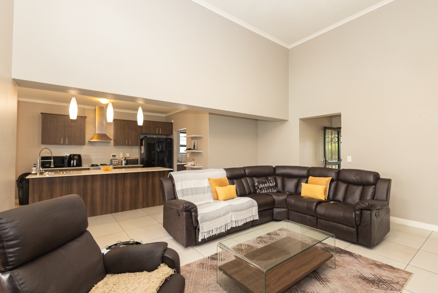 6 Bedroom Property for Sale in Parklands North Western Cape